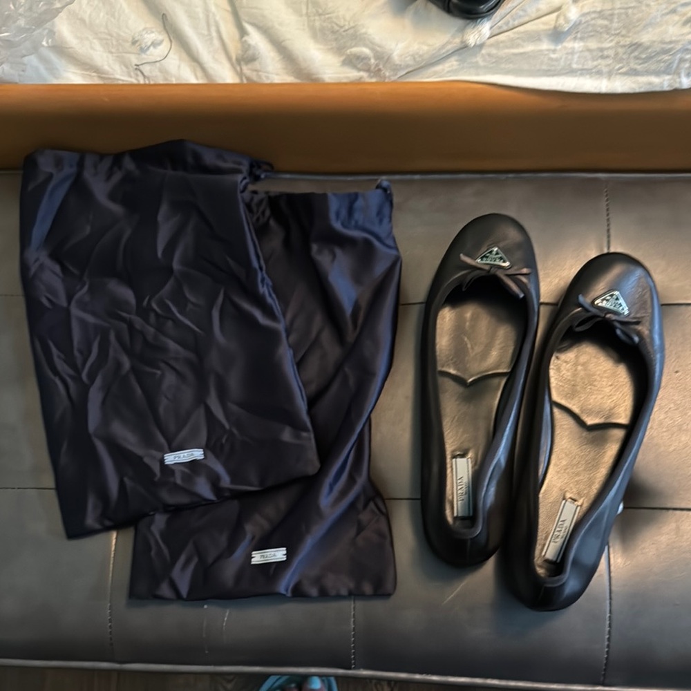 Prada Women's Black Leather Flats - Picture 10 of 10